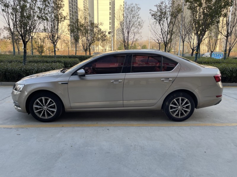 济宁18年斯柯达明锐7