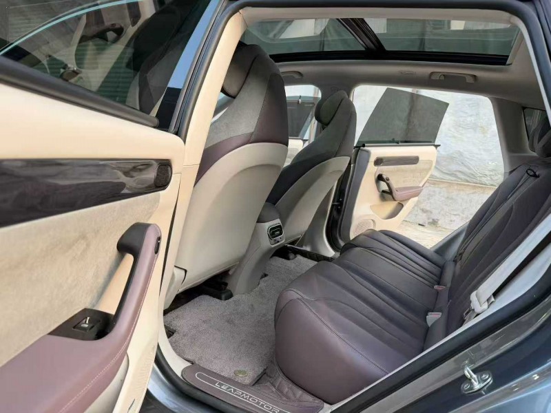 徐州22年零跑汽车C118