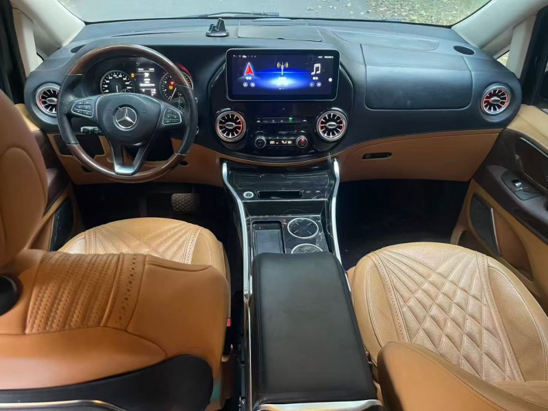 济宁20年奔驰威霆4