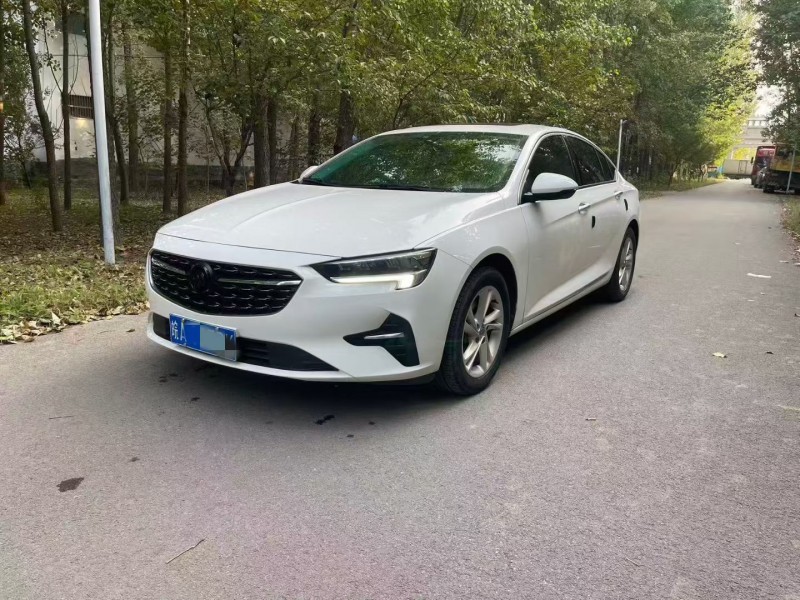 济宁21年别克君威3