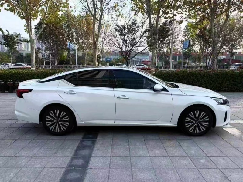 济宁23年日产天籁7