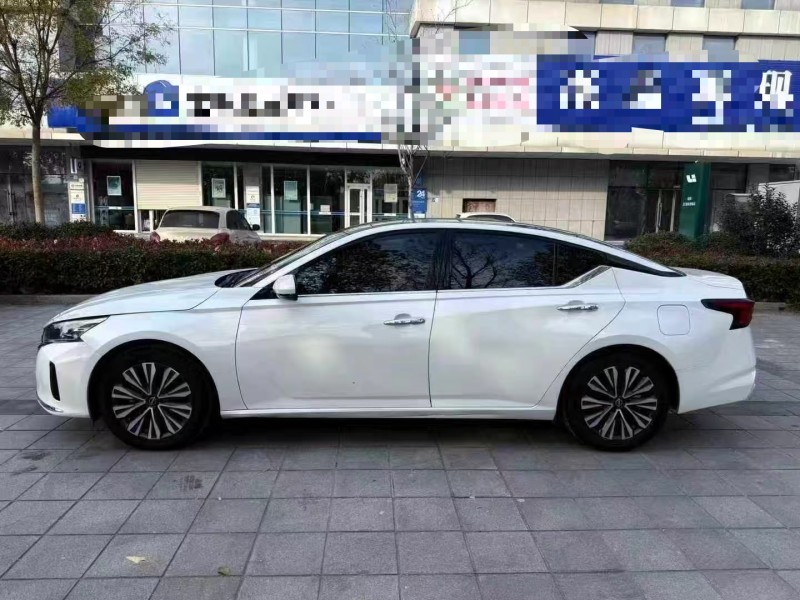 济宁23年日产天籁8