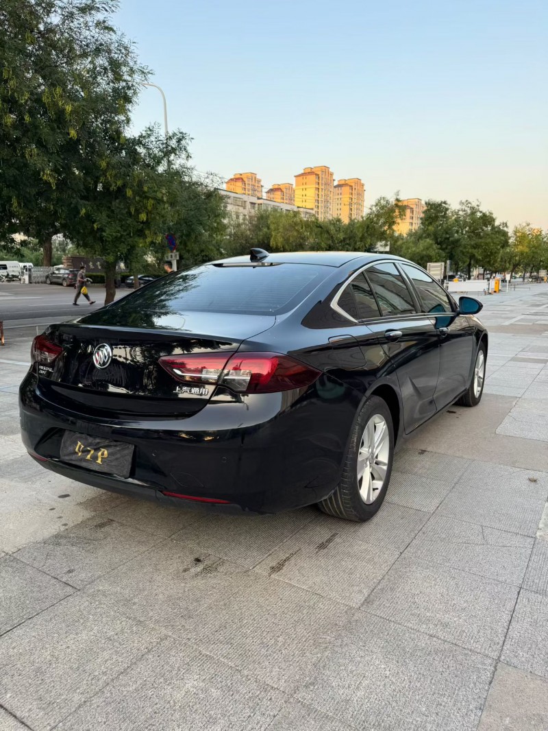 济宁19年别克君威7