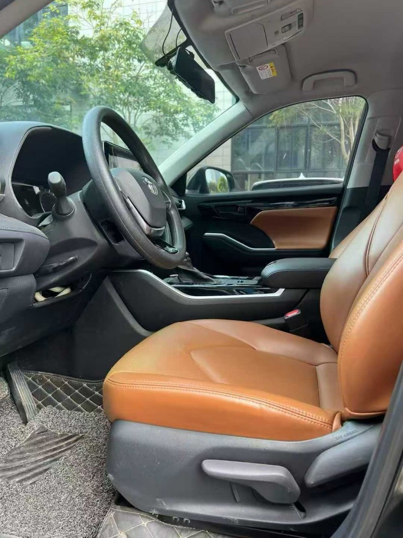 佛山23年丰田汉兰达8