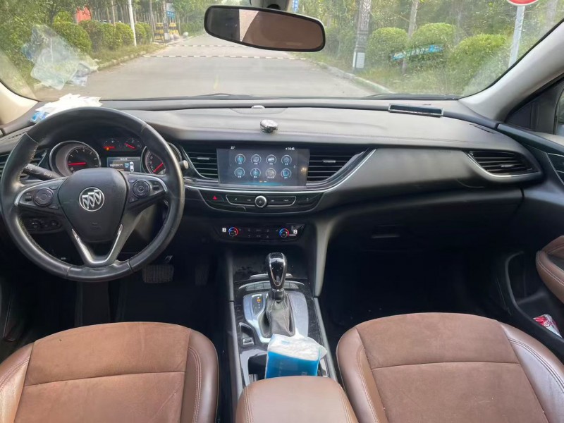 济宁20年别克君威5