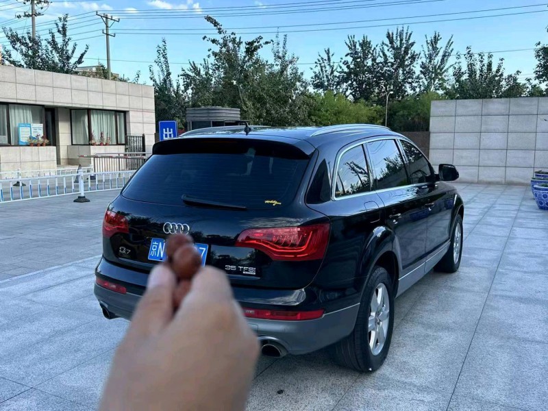 北京14年奥迪Q77