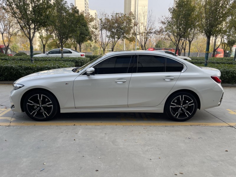 济宁24年宝马3系4