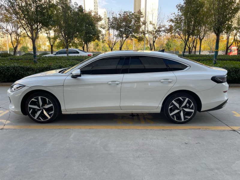 济宁24年大众凌渡4