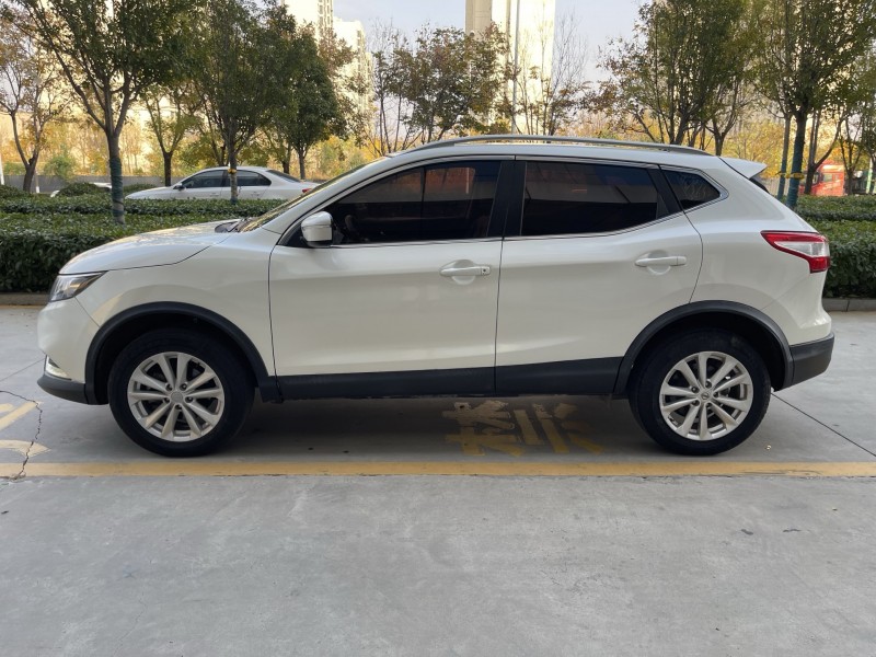 济宁18年日产逍客8