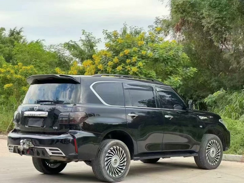 汕头19年日产途乐8