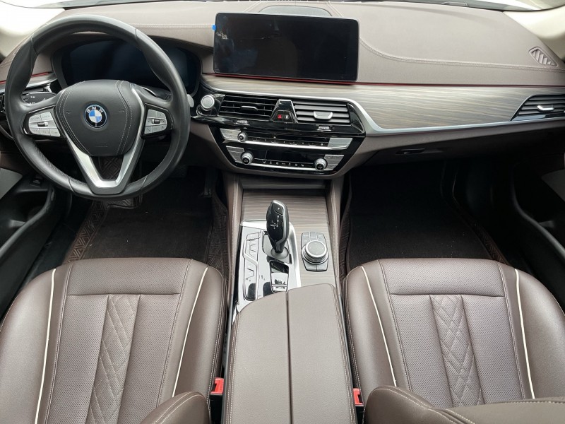 济宁22年宝马5系4