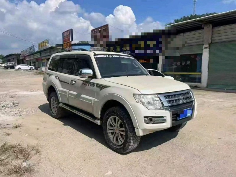 广州19年三菱帕杰罗2