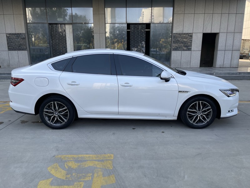 济宁19年比亚迪秦8