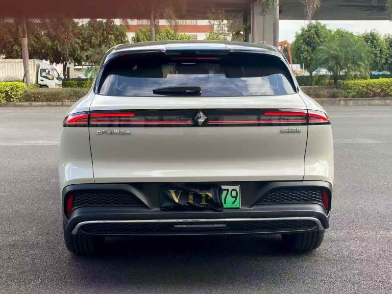 厦门25年宝骏云海8