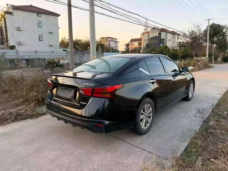 台州20年日产天籁6