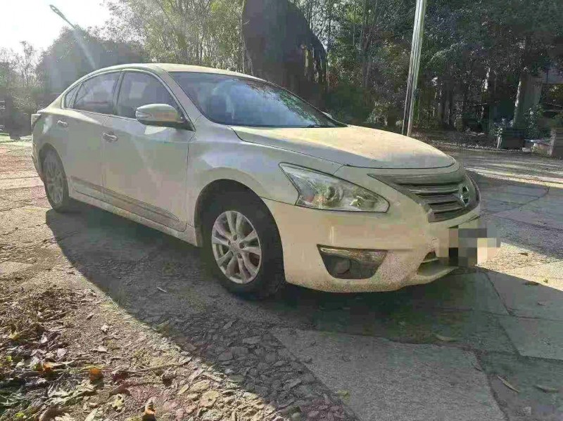 台州15年日产天籁2