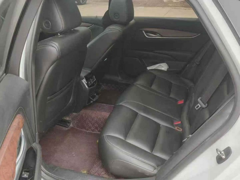 开封19年凯迪拉克XTS5