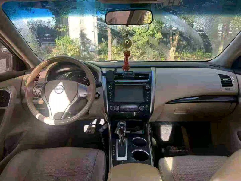 台州15年日产天籁4