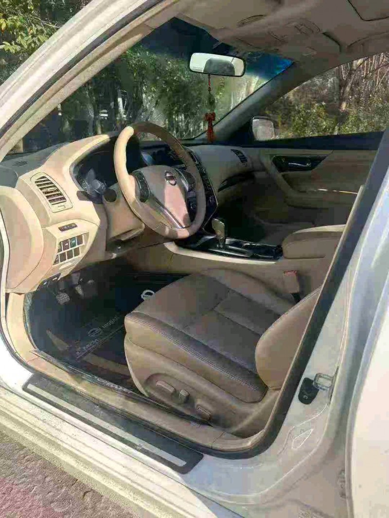 台州15年日产天籁6