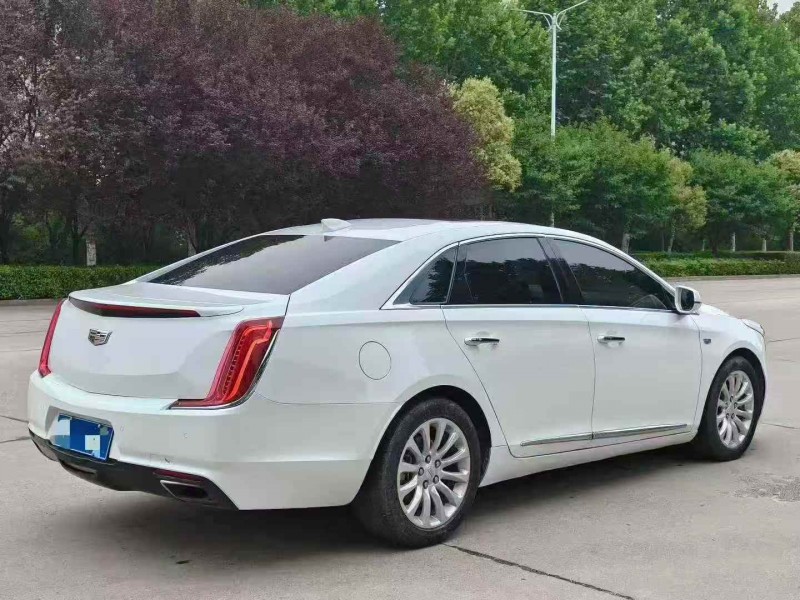 开封19年凯迪拉克XTS9