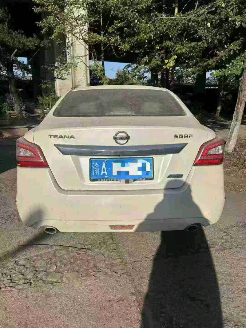 台州15年日产天籁8