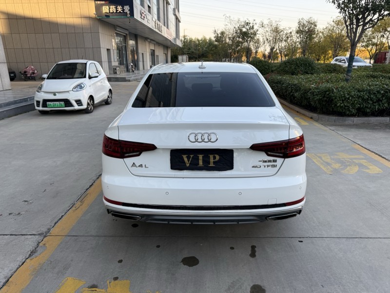 济宁19年奥迪A4L8
