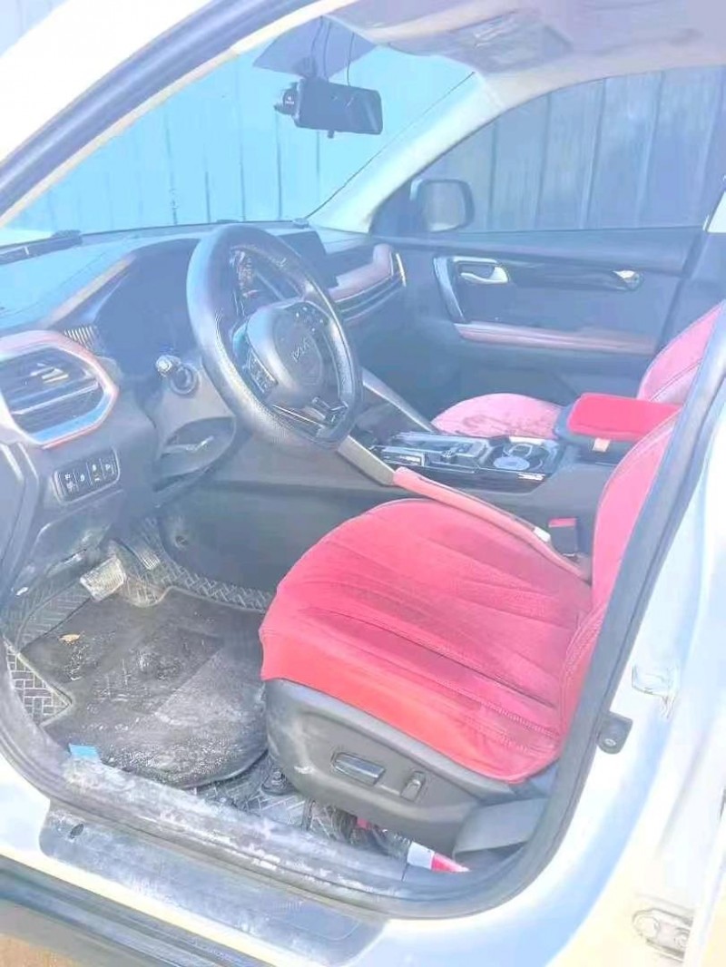 西安21年起亚智跑8