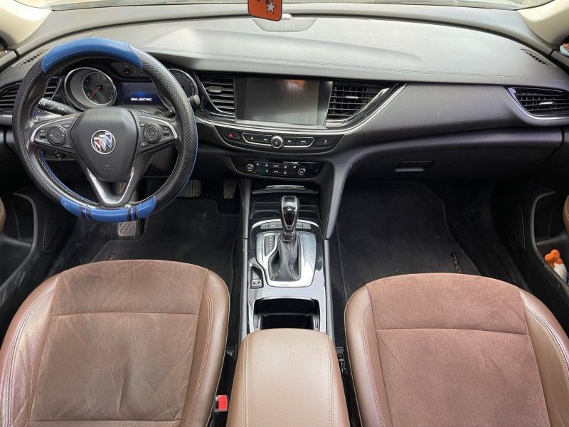 济宁18年别克君威5