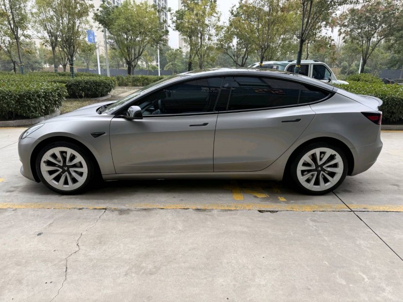 济宁21年特斯拉MODEL 38