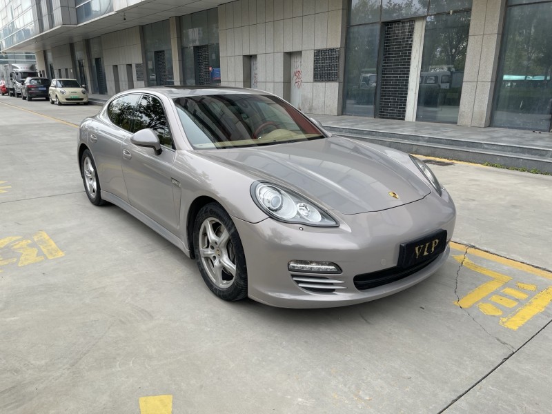 济宁13年保时捷帕拉梅拉2