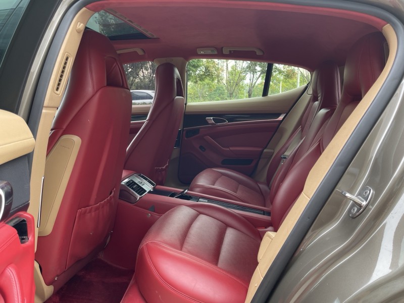 济宁13年保时捷帕拉梅拉7