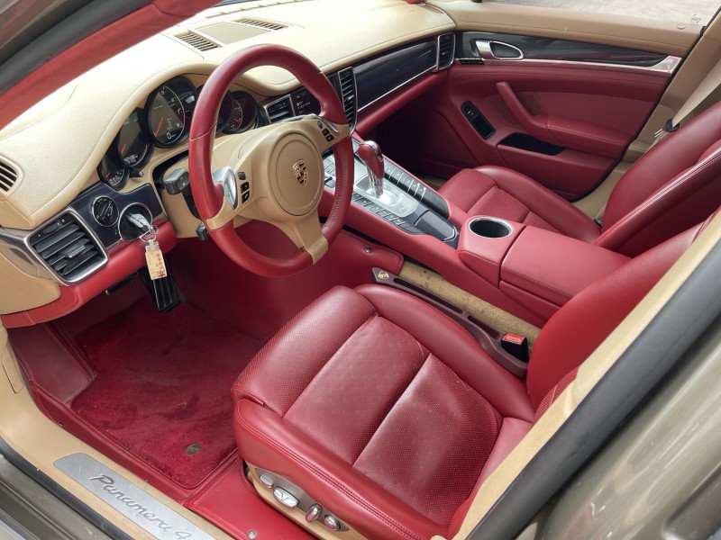 济宁13年保时捷帕拉梅拉8