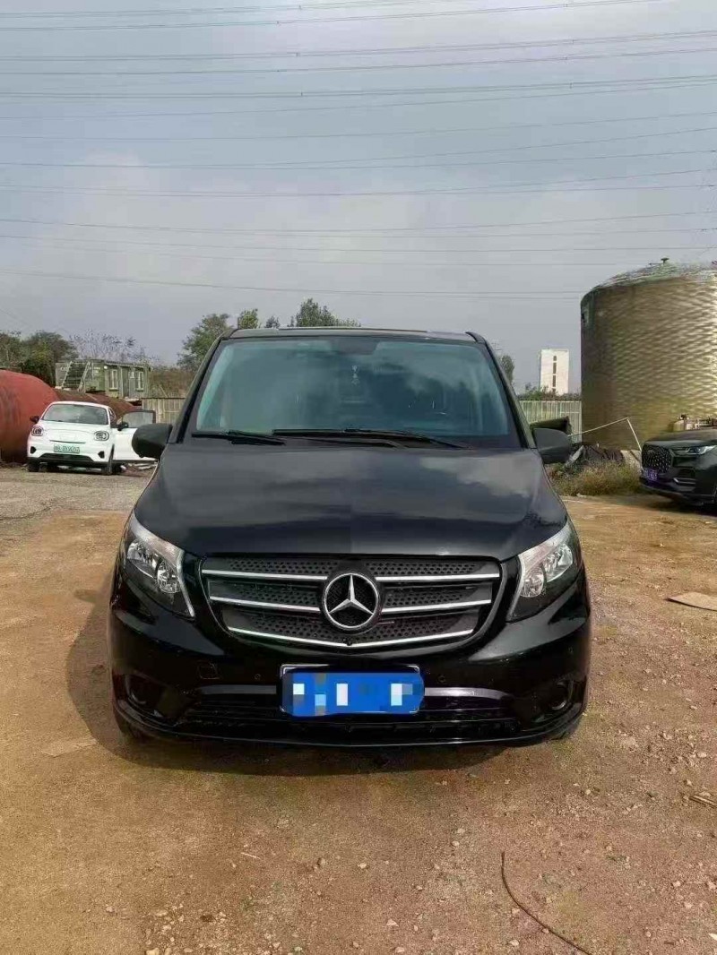 东营18年奔驰威霆1