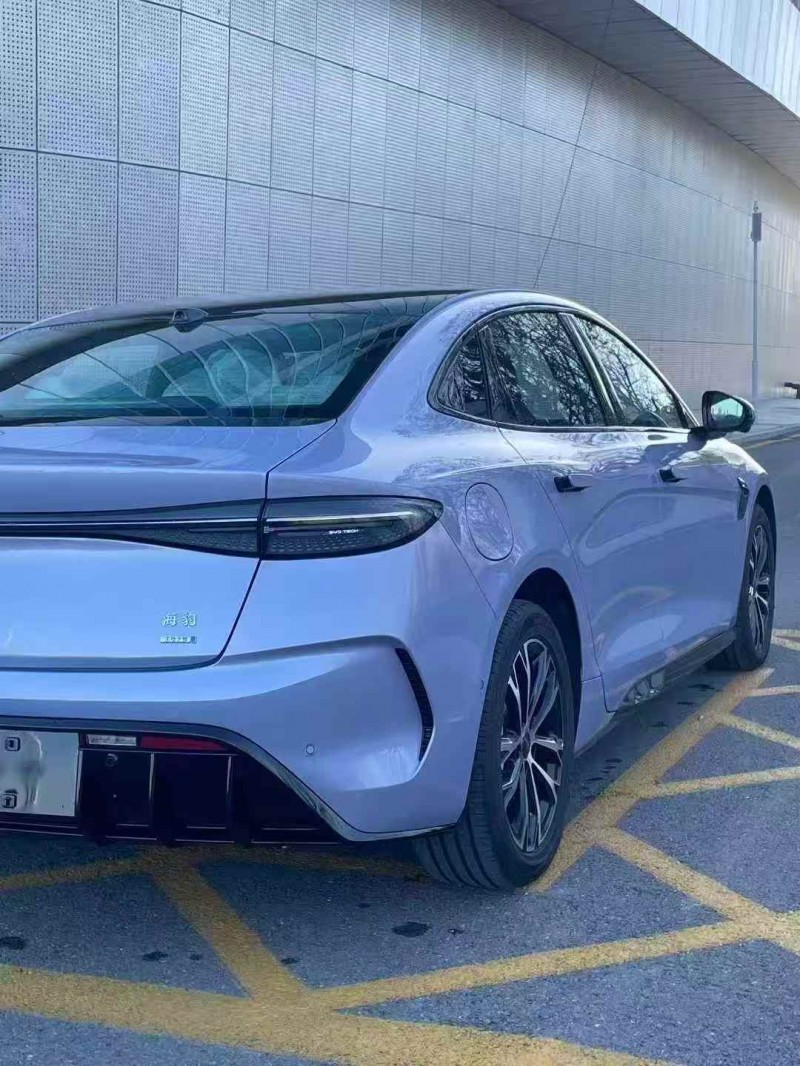 秦皇岛25年比亚迪海豹8