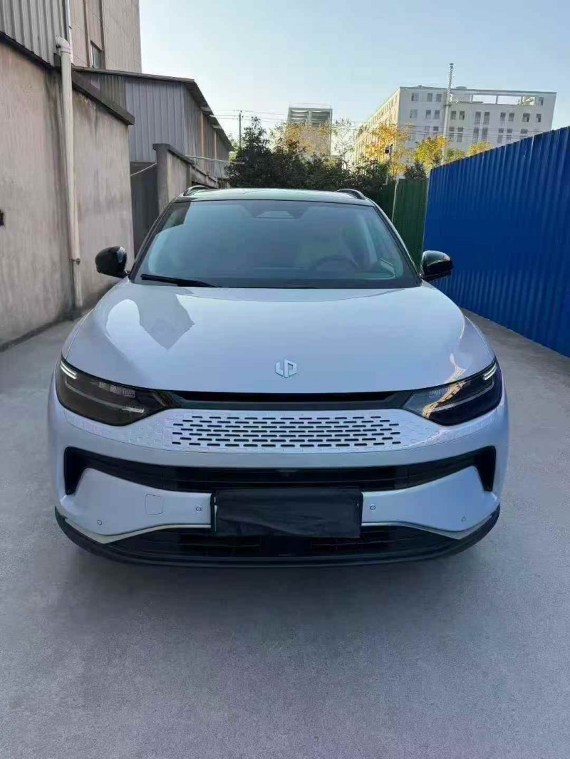 嘉兴25年零跑汽车C111