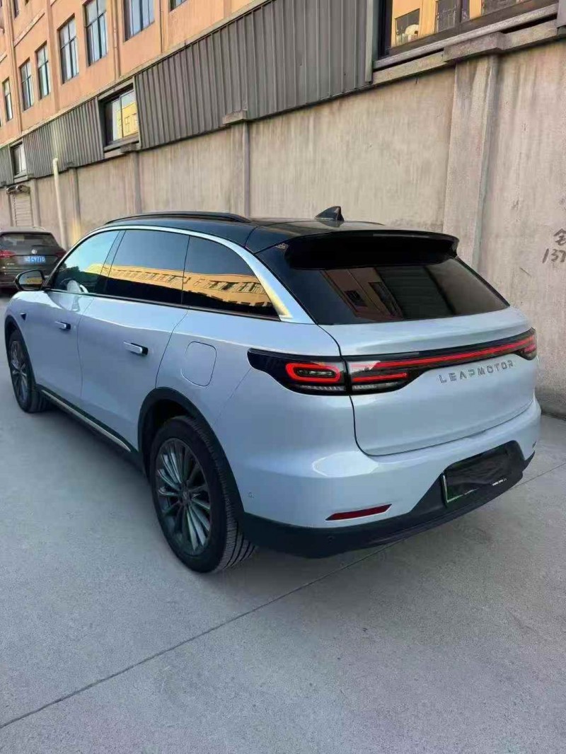 嘉兴25年零跑汽车C118