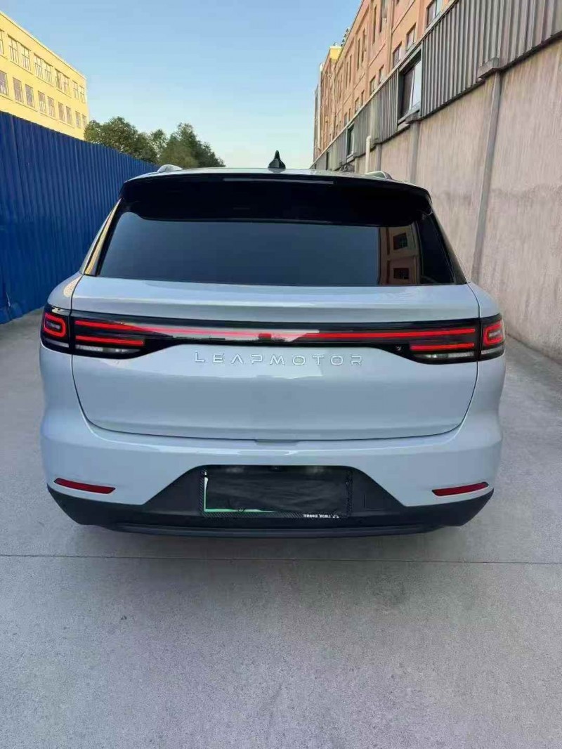 嘉兴25年零跑汽车C119