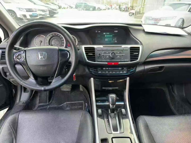 邯郸16年本田雅阁5