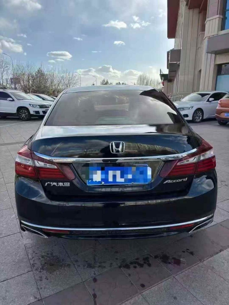 邯郸16年本田雅阁9