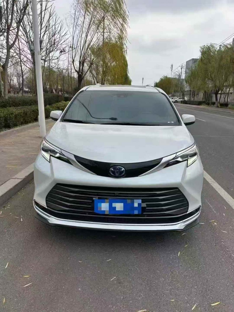 淄博24年丰田塞纳1