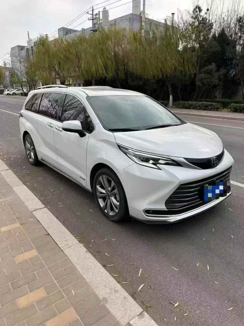 淄博24年丰田塞纳3