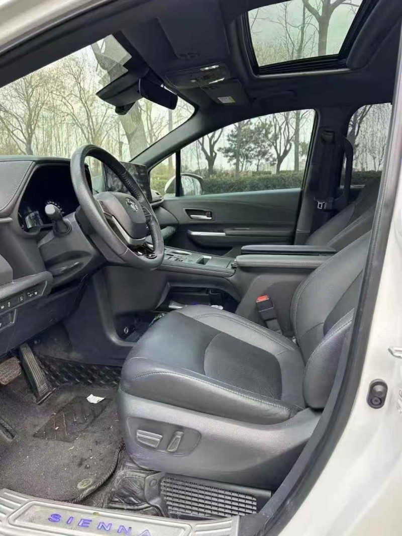 淄博24年丰田塞纳6