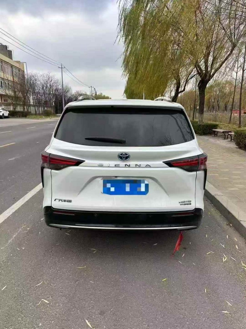 淄博24年丰田塞纳9