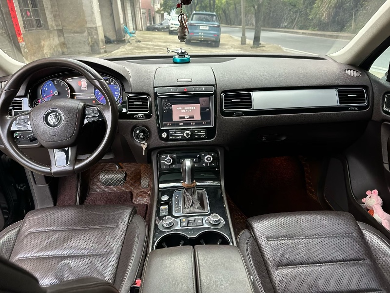 娄底18年大众途锐7