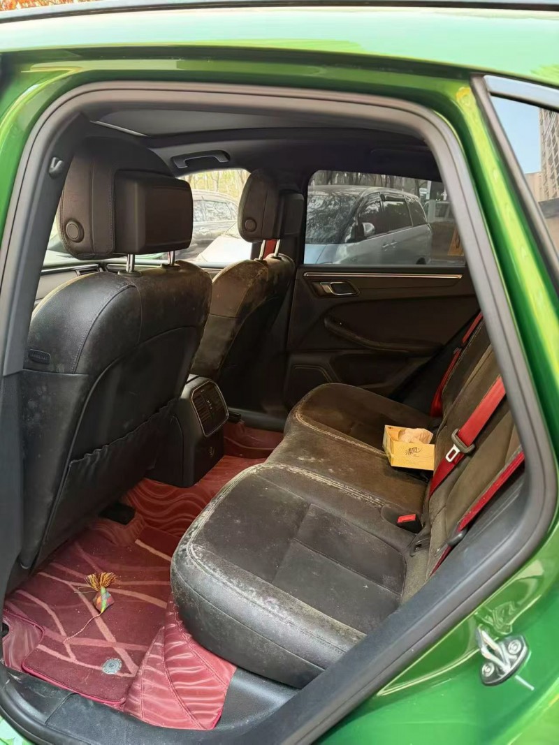 南昌19年保时捷Macan5