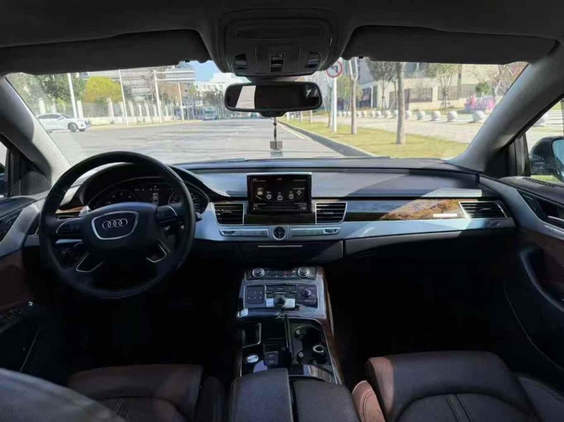 宜昌16年奥迪A8L4