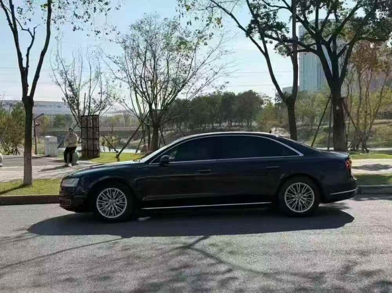 宜昌16年奥迪A8L8