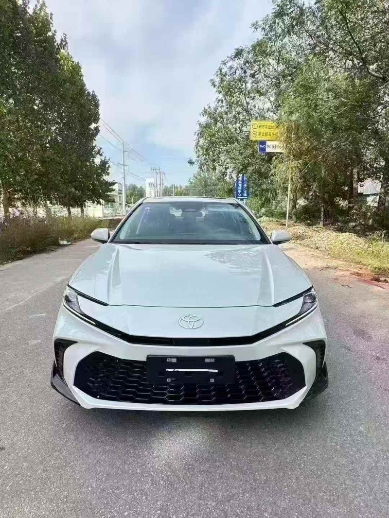 菏泽25年丰田凯美瑞1