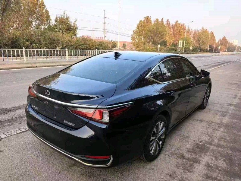 淄博18年雷克萨斯ES5