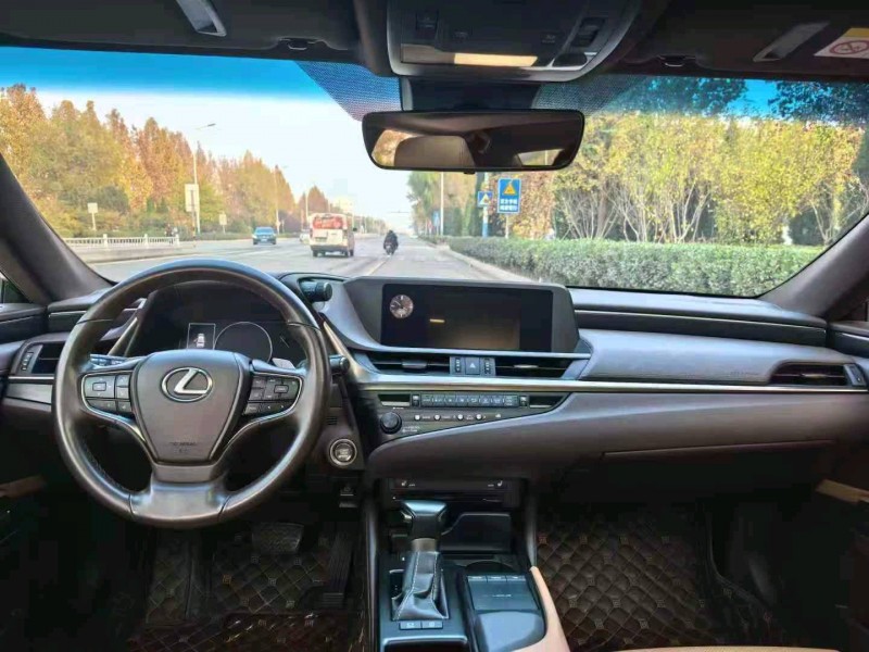 淄博18年雷克萨斯ES7